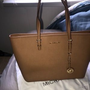 Michael Kors jet set tote